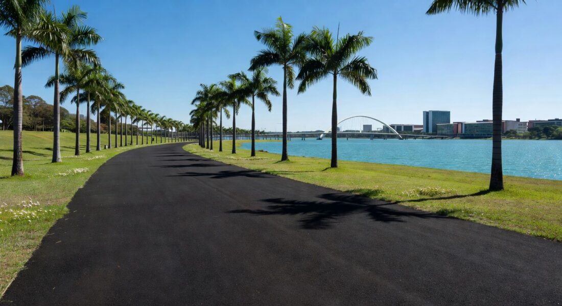Ciclovia inaugurada no Lago Sul, Brasília, com vista para o Lago Paranoá e paisagem urbana do Distrito Federal.