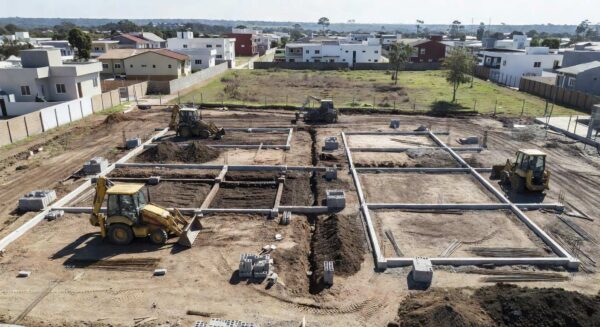 Canteiro de obras para novas creches no Recanto das Emas, Brasília