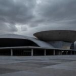 Fachada da Câmara Legislativa do DF em Brasília sob debate sobre internação compulsória de moradores de rua