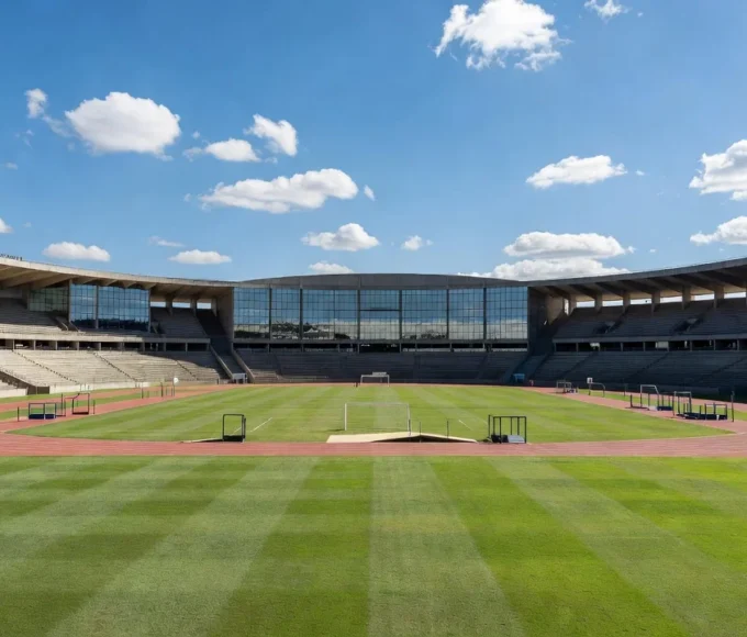 Quadra esportiva abandonada em Brasília simbolizando negligência ao surdodesporto