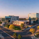 Vista panorâmica de Taguatinga com foco em saúde, educação e empregos