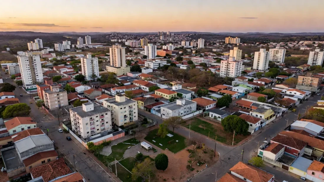 Vista aérea de Ceilândia, Águas Claras e Taguatinga Sul no DF, regiões com mais eleitores em 2026