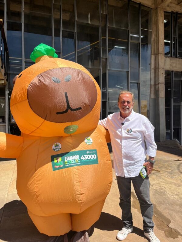 Capivara da campanha do Eduardo Brandão. crédito ASCOM/PV